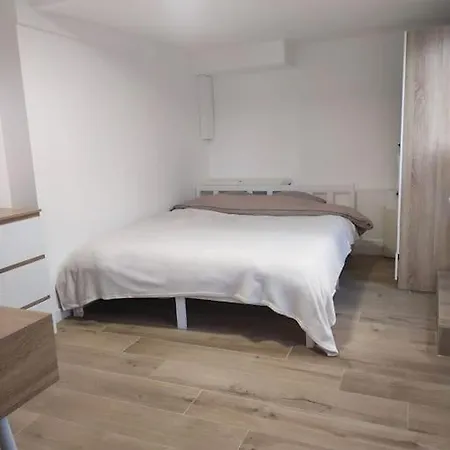 Apartamento 2 Piece Avec Terrasse Ensoleille Suresnes Exterior foto