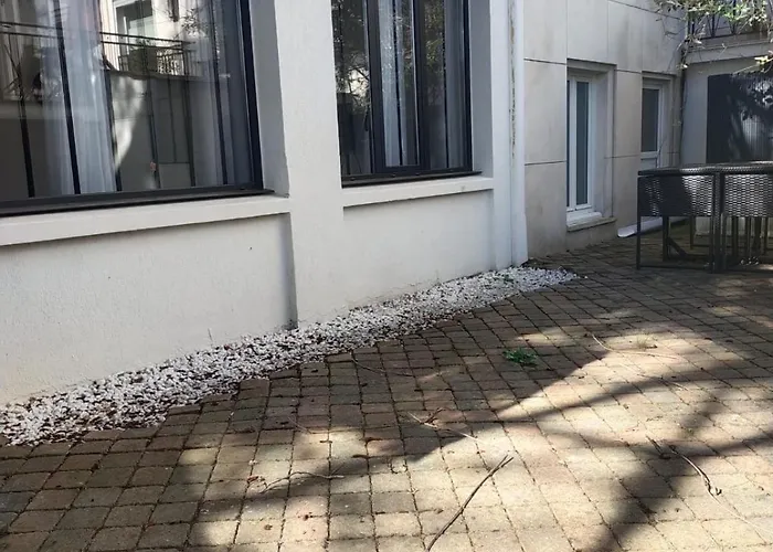 2 Piece Avec Terrasse Ensoleille